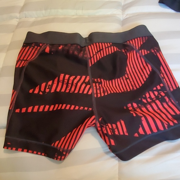 Under Armour Shorts - Picture 3 of 3